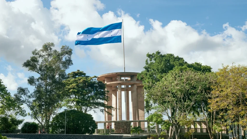 Bandera Nacional de Honduras – Pabellón y símbolo patrio