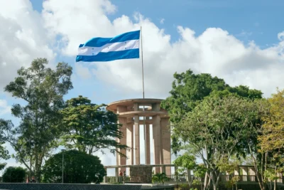 Bandera Nacional de Honduras – Pabellón y símbolo patrio